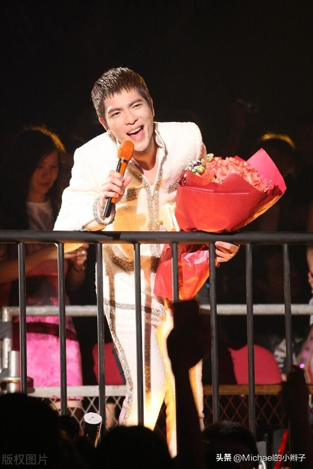 萧敬腾中国好声音（求婚成功的萧敬腾唱功如何网友他唱的无法直视硬核分析） 